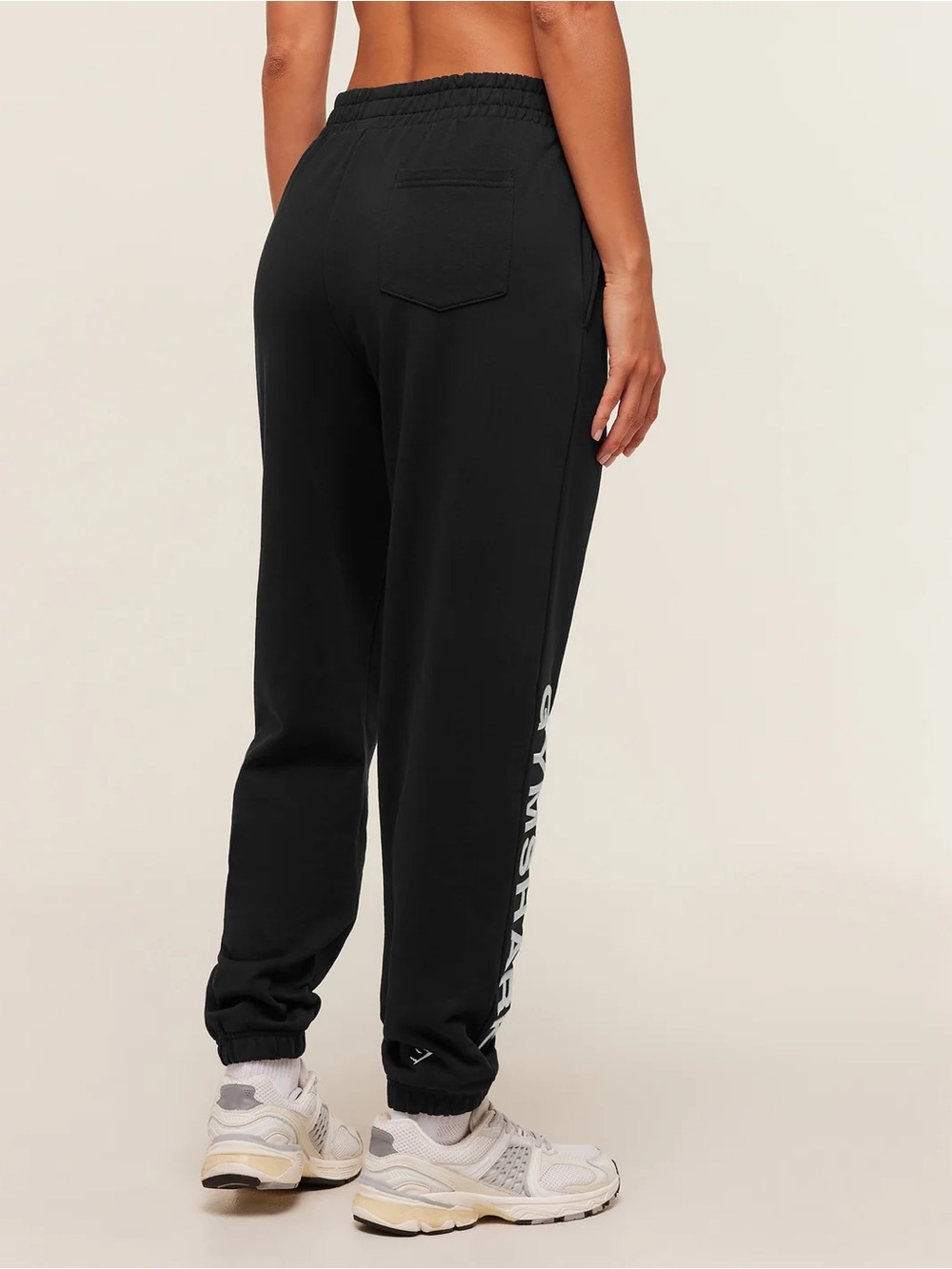 Black Gymshark set - Picture 5 of 6